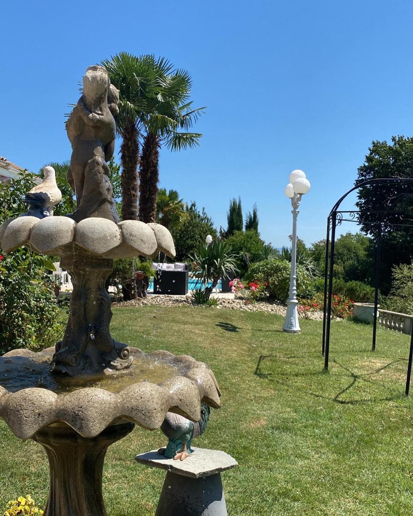 Saint-Didier-de-la-Tour Domaine De La Provencale Bed & Breakfast エクステリア 写真