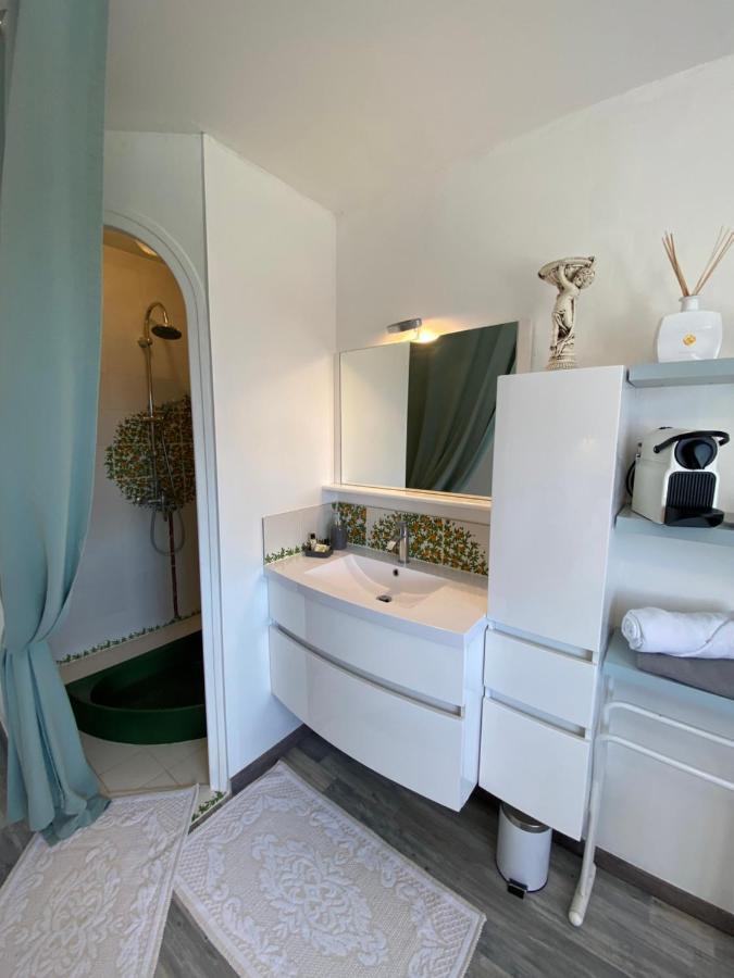 Saint-Didier-de-la-Tour Domaine De La Provencale Bed & Breakfast エクステリア 写真
